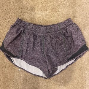 Lululemon Hotty Hot Shorts (2.5) - Heather Gray